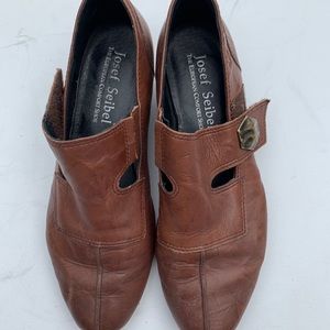 Josef Seibel  shoes brown heel vintage size 8